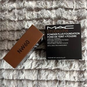 MAC Studio Fix Powder Plus Foundation NW60